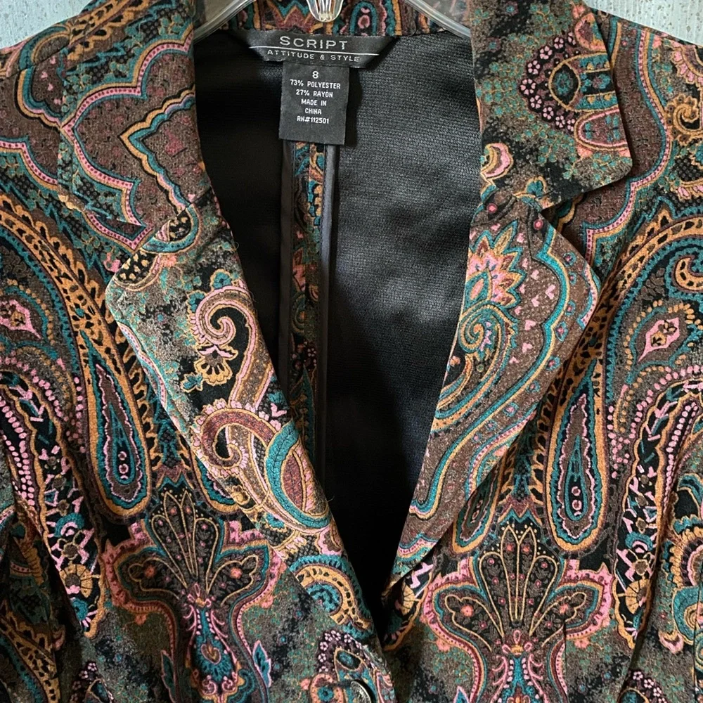 Script Vibrant Paisley Jacket - Picture 2 of 7